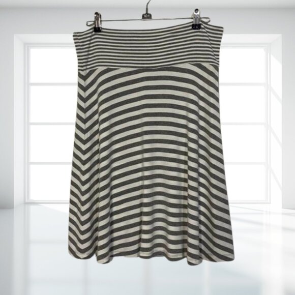 GAP Skater Mini Flare Skirt L Gray White Stripe High Waist Stretch Versatile - Picture 2 of 12